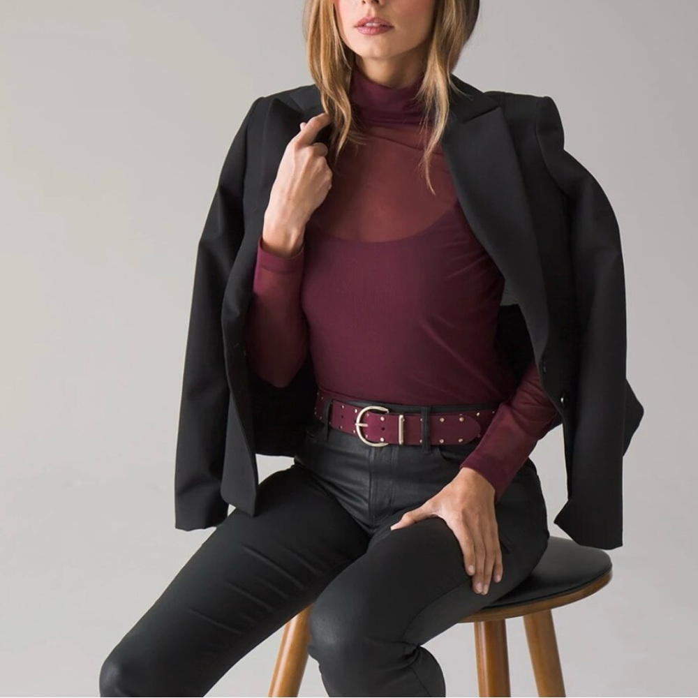 White House Black Market WHBM Long Sleeve Turtleneck Mesh Top Size XS Burgundy